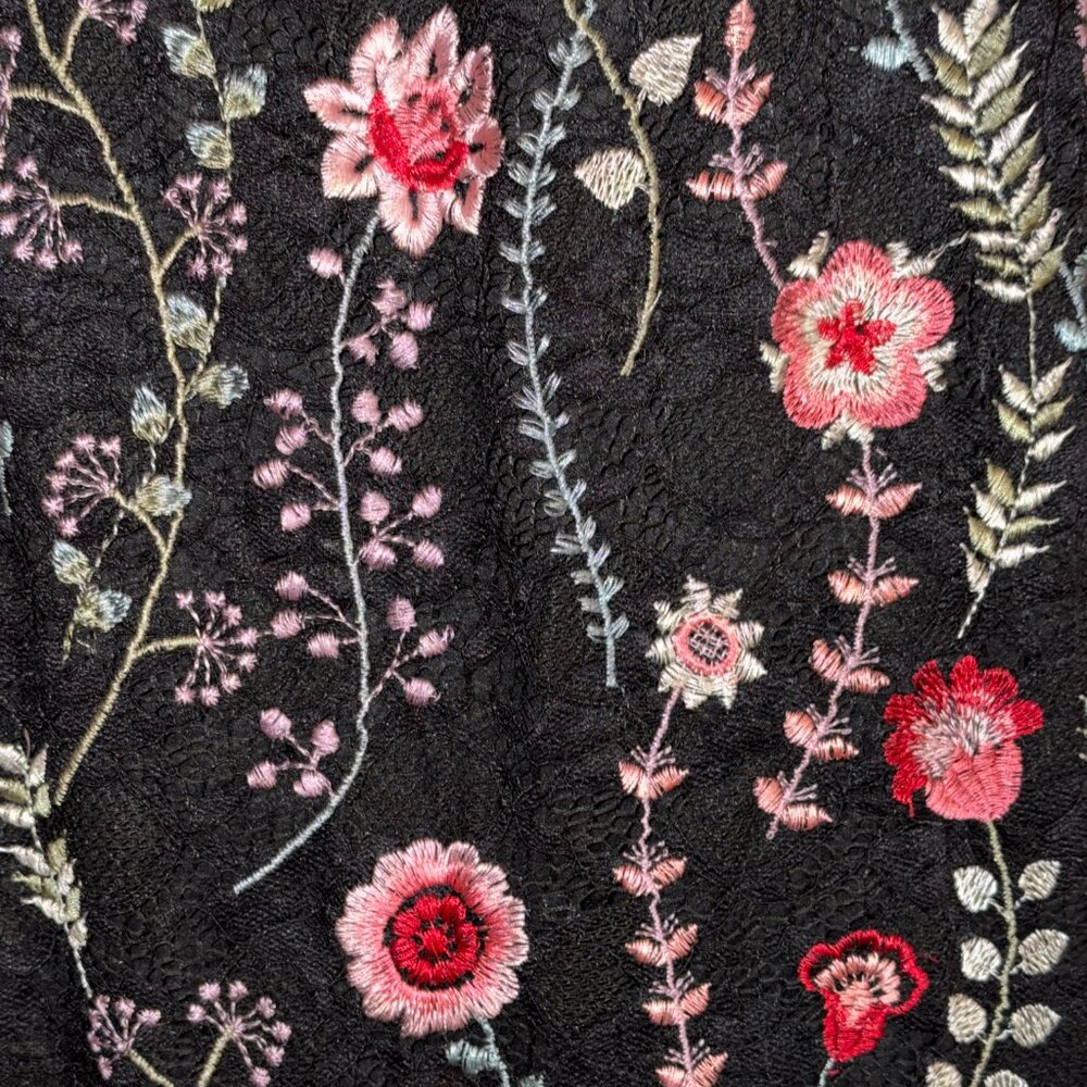 Siena size 2 lace/embroidered  midi dress - Picture 2 of 4